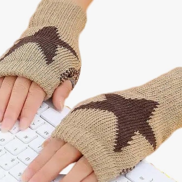 Fingerless star hand mittens - Picture 2 of 2